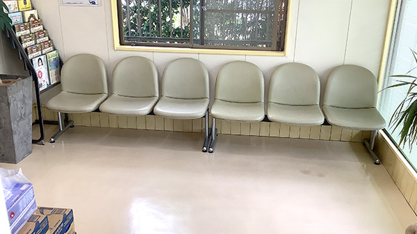 岩田調剤薬局の待合スペース