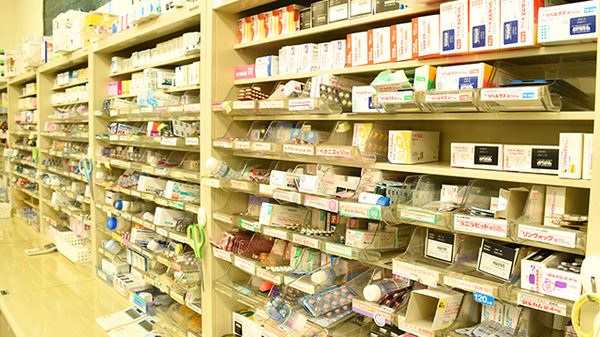 スワ薬局 豊橋市民病院前店の薬棚