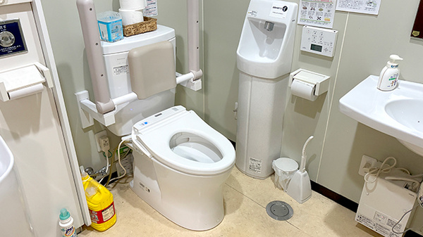 自由堂薬局のお手洗い