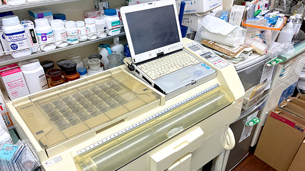 自由堂薬局の調剤器具