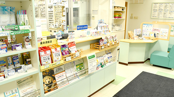 中日調剤薬局 桃花台店の受付/カウンター