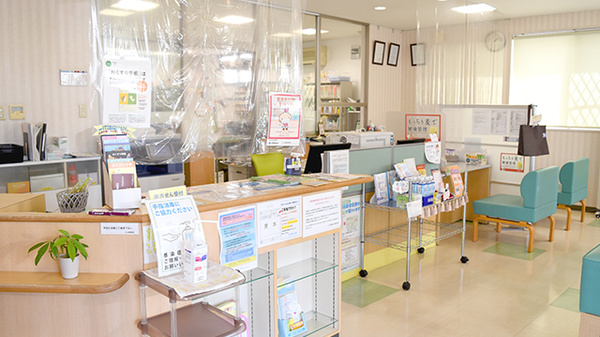 うらら調剤薬局豊橋店の受付/カウンター