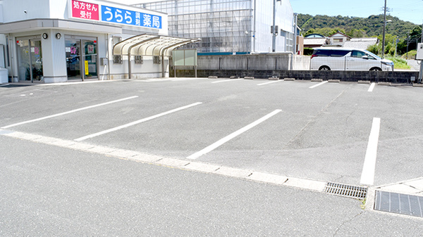 うらら調剤薬局豊橋店の駐車場