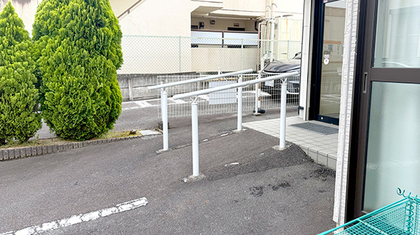 豊が丘薬局の入口