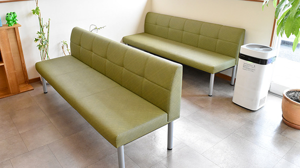 あおぞら薬局の待合スペース