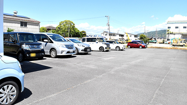 あおば薬局の駐車場