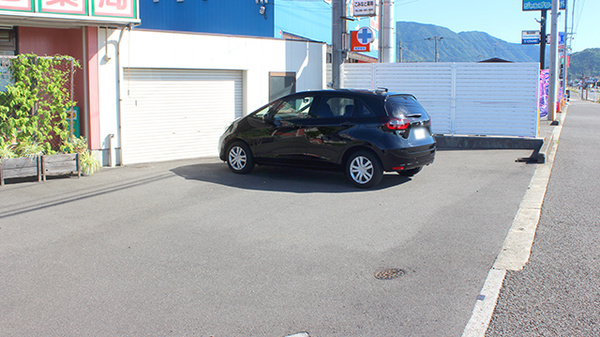 こみなと薬局の駐車場