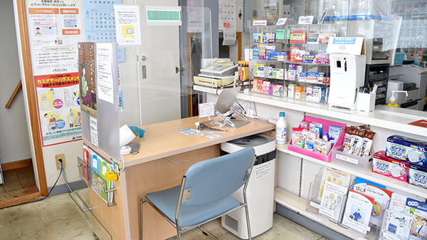 ティーズ薬局北久米店の受付/カウンター