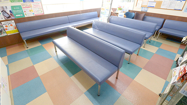 クオール薬局勝田店の待合スペース