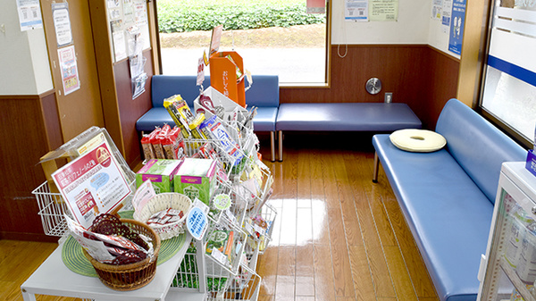 クオール薬局中根店の待合スペース