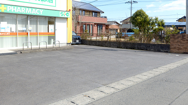 ＳＦＣ薬局友部店の駐車場