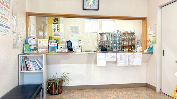 スズラン調剤薬局学園店の受付/カウンター