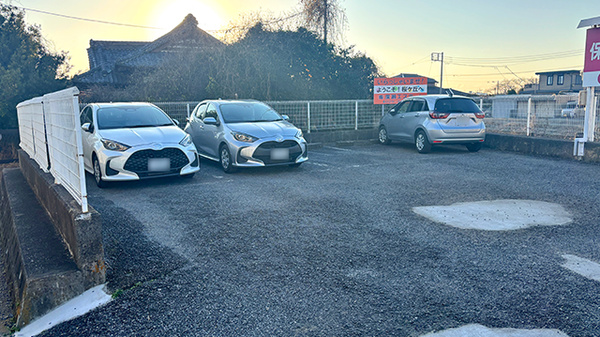 山口薬局桜ケ丘店の駐車場