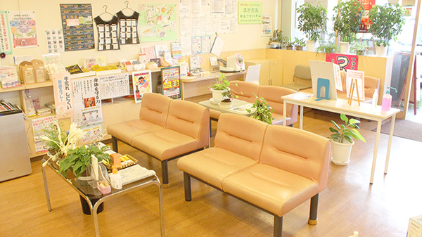 スミレ薬局の待合スペース