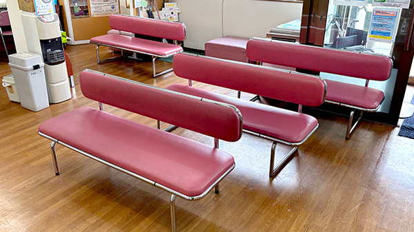 たけの調剤薬局の待合スペース