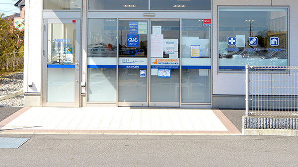 クオール薬局取手店の入口