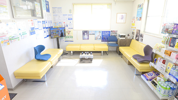 メイプル薬局双葉台店の待合スペース