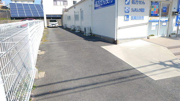 クオール薬局 日立田尻店の駐車場