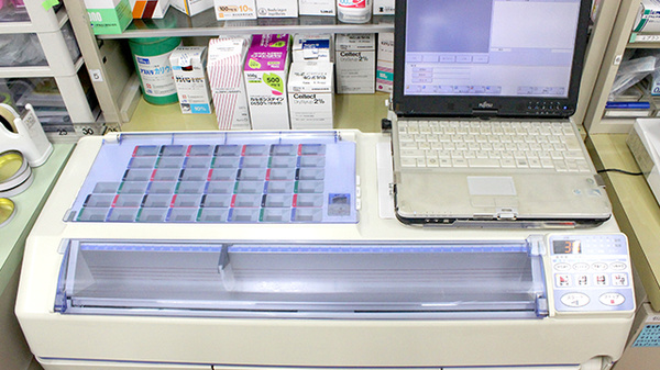 有限会社　絹の里薬局の調剤器具