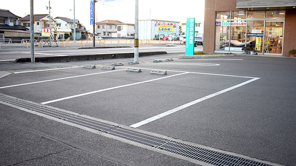 かさおか薬局の駐車場