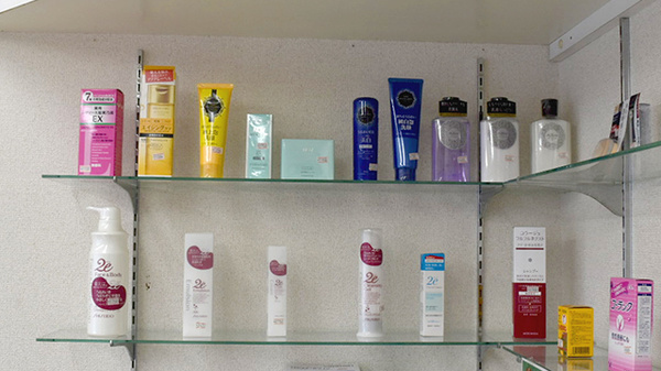 コーモト薬局乙島店の化粧品