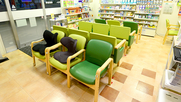 クオール薬局高梁南町店の待合スペース