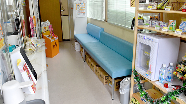 宇野薬局の待合スペース
