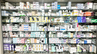 島里薬局の薬棚