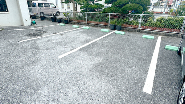 島里薬局の駐車場
