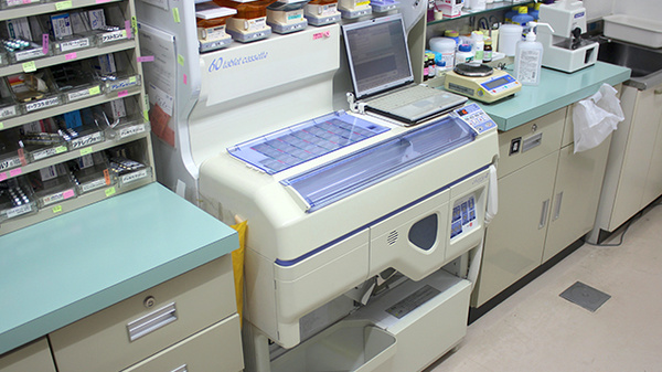 有限会社エメラルド薬局緑が丘店の調剤器具