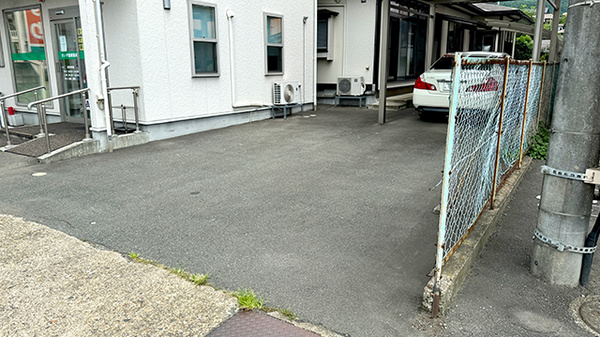 ヨシダ調剤薬局の駐車場