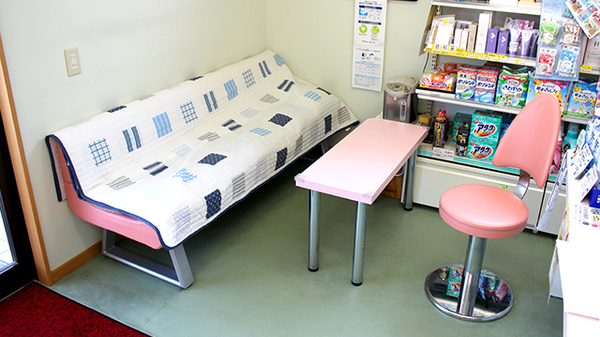 善進堂薬局の待合スペース