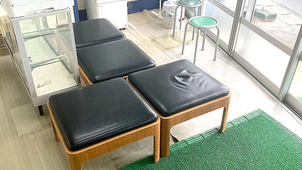 天昌寺薬局の待合スペース