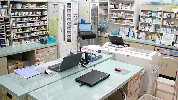 萩の森調剤薬局の調剤室