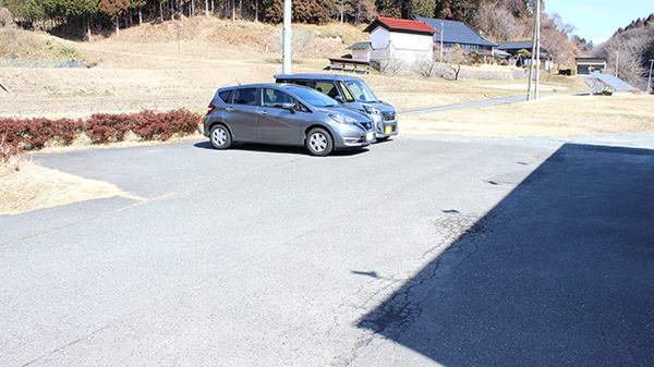 萩の森調剤薬局の駐車場