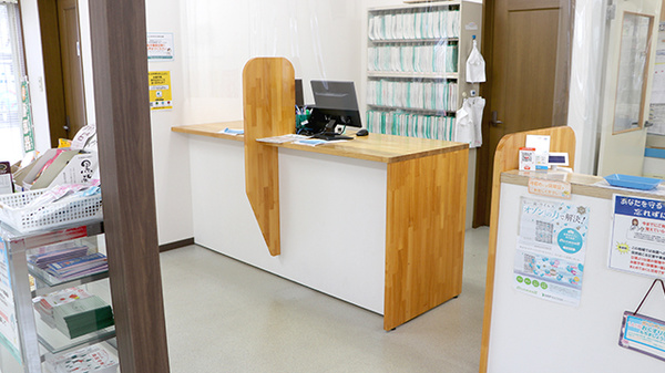きらら調剤薬局 日野店の受付/カウンター