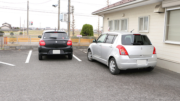 アイワ薬局柳津店の駐車場