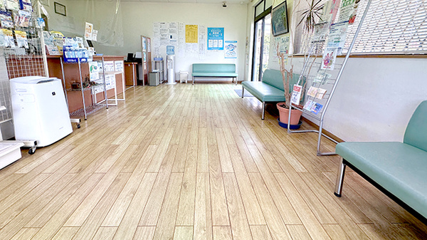 いるか調剤薬局下米田店の待合スペース