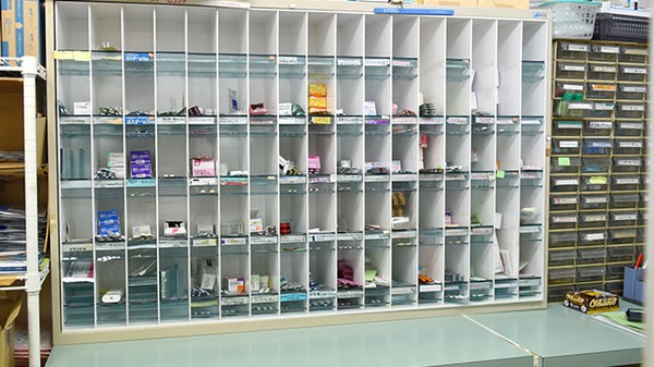 きらら調剤薬局 栄新町店の薬棚