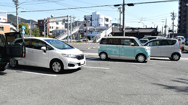 きらら調剤薬局 栄新町店の駐車場
