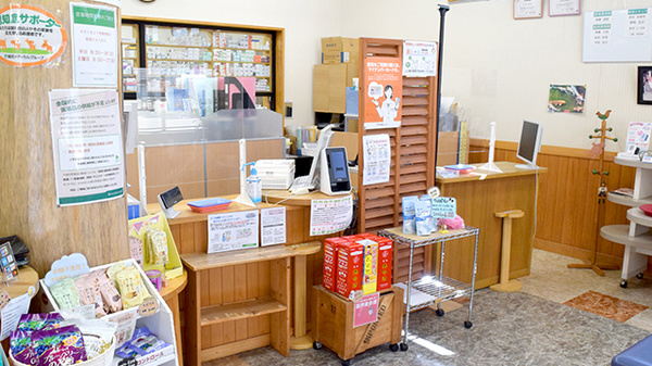 柏友堂薬局の受付/カウンター