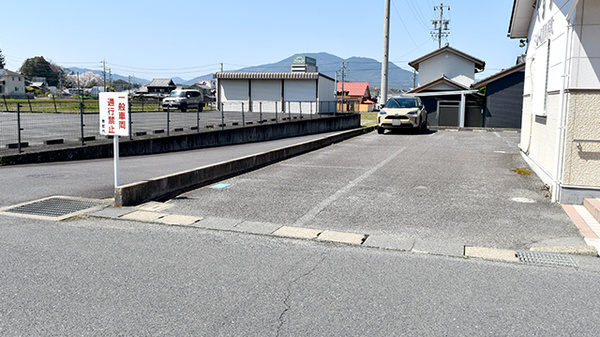ドリーム調剤薬局恵那店の駐車場