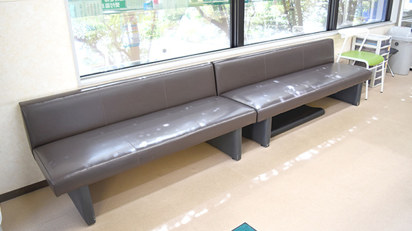 有限会社のぞみ薬局市橋店の待合スペース