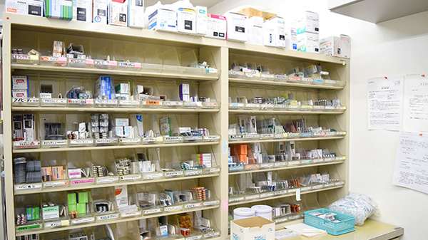 有限会社のぞみ薬局市橋店の薬棚
