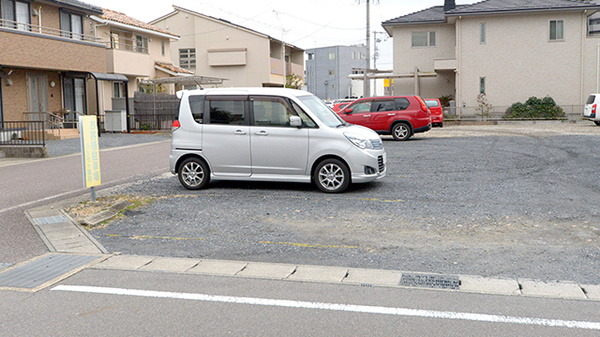 ハシモト薬局音羽店の駐車場