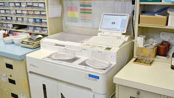 ファースト調剤薬局関店の調剤器具