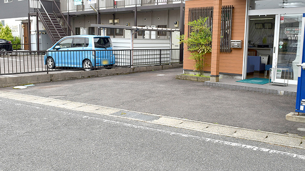 ファースト調剤薬局関店の駐車場