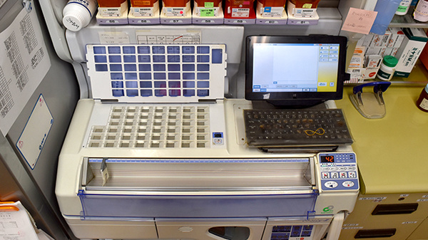 まみや調剤薬局鏡島店の調剤器具