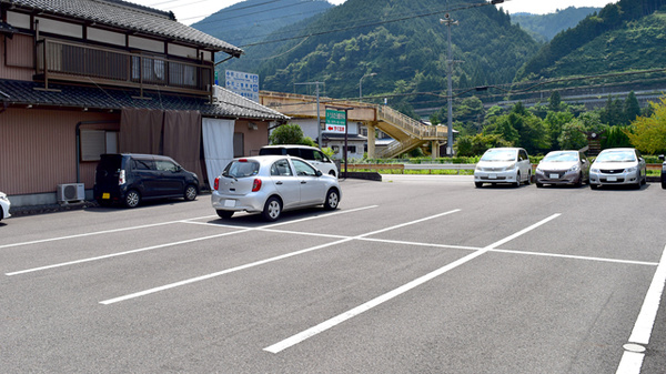 ユタカ調剤薬局　五町の駐車場
