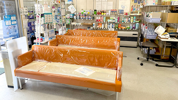 貴船薬局の待合スペース